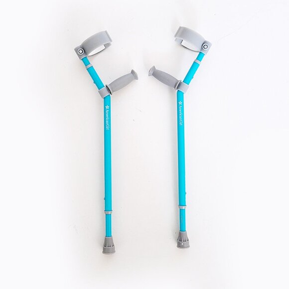 American Girl - Arm Crutches Retired Set - NEW - Picture 1 of 7